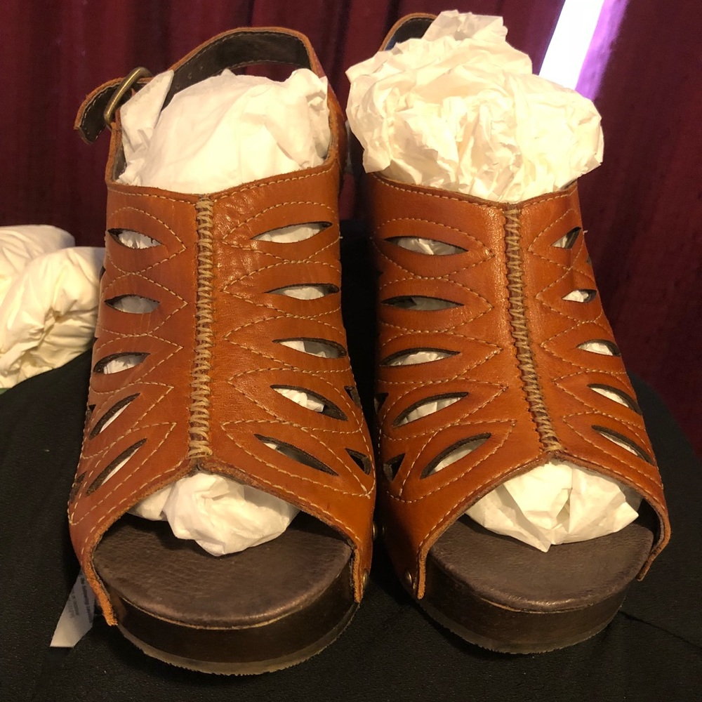 Women’s Dansko Rowena Leather sandals